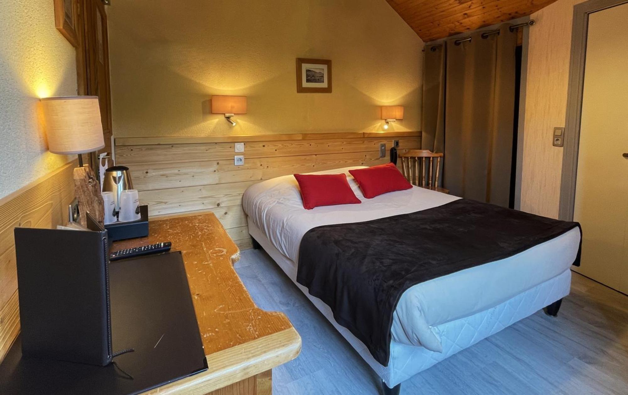 Logis Hotel & Spa Beau-Site Сен-Жан-де-Сикст Экстерьер фото